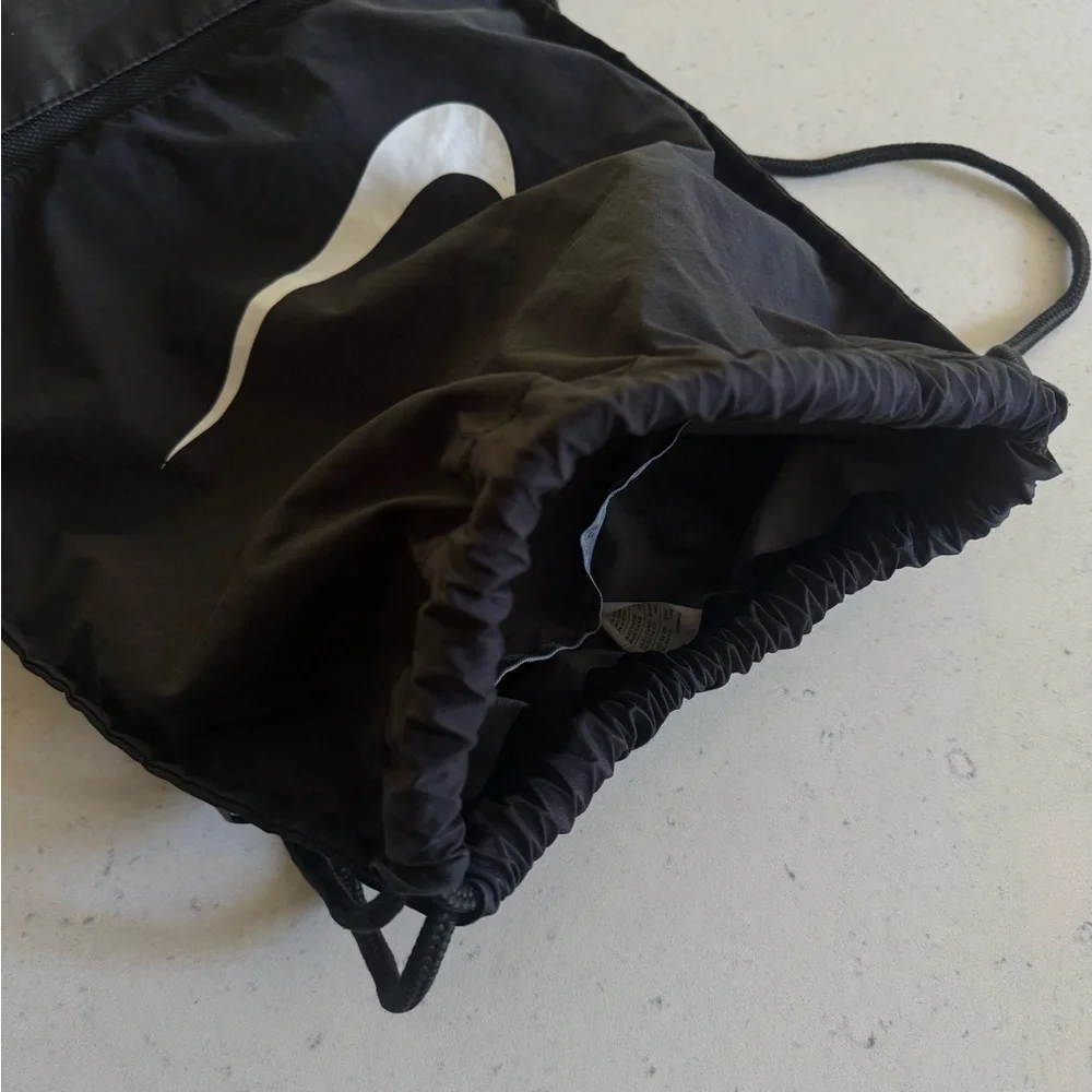 Nike Brasilia black & white training gym sports zipper pocket bag backpack